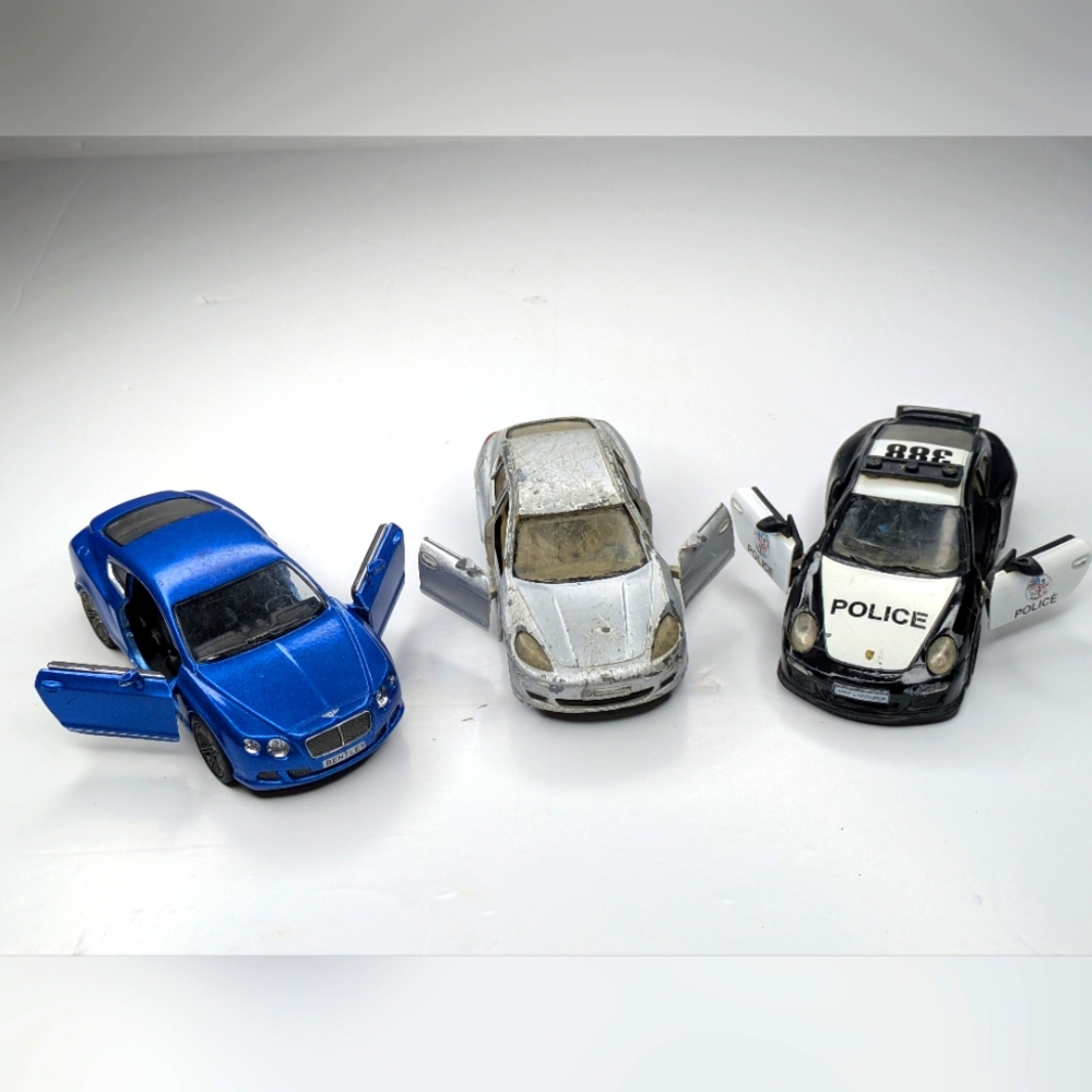 lot of 3 Kinsmart Diecast 1:38 Cars
